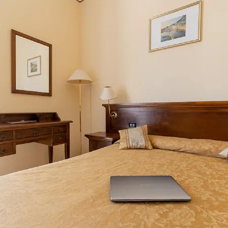 Delle Rose 호텔 오리스타노